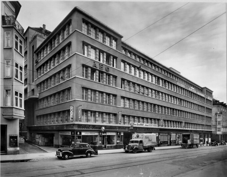 Stampfenbachstrasse 12