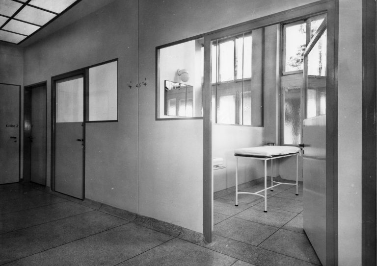 Poliklinik, Box 45